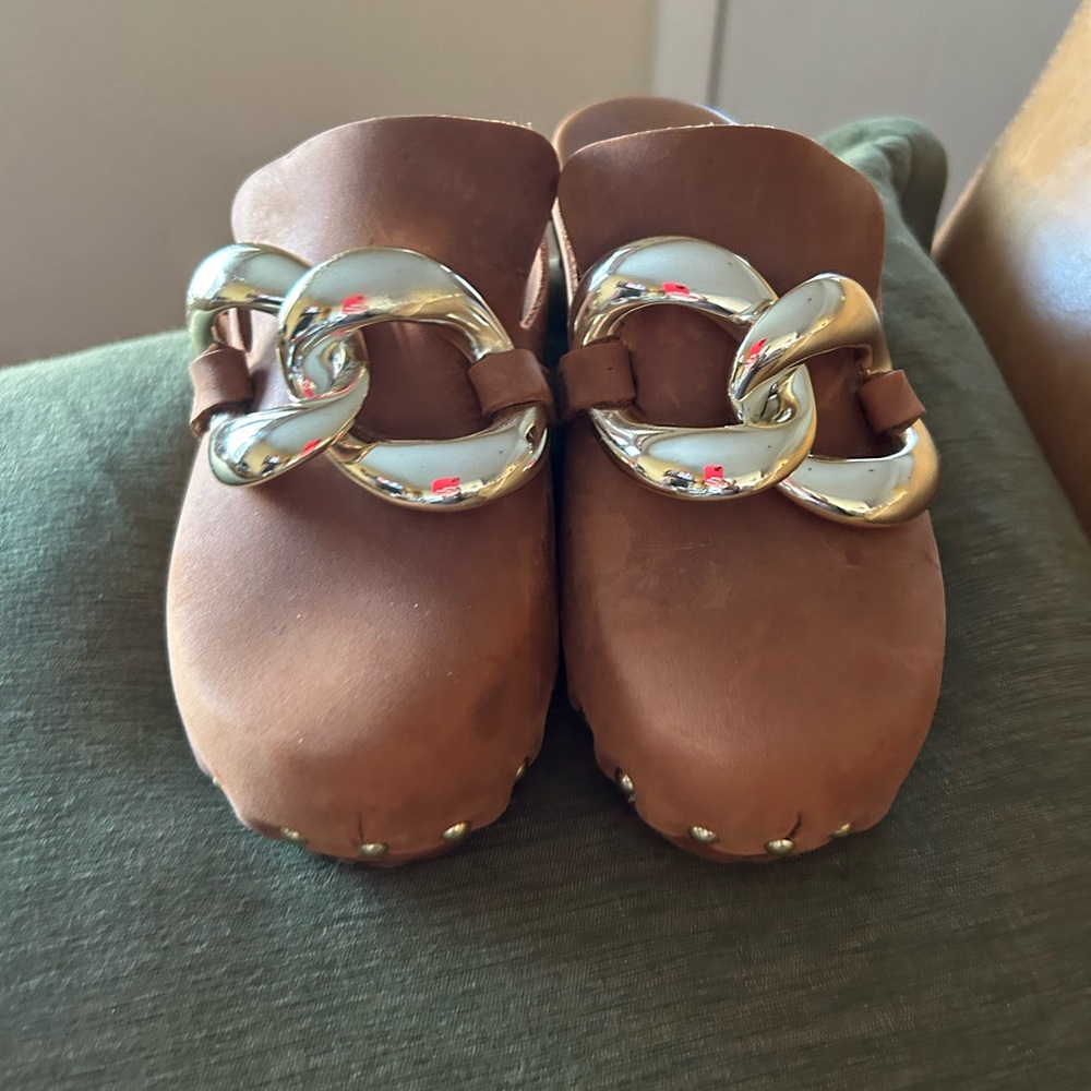 Charles David Siena Leather Clogs shoes 38/7.5 US